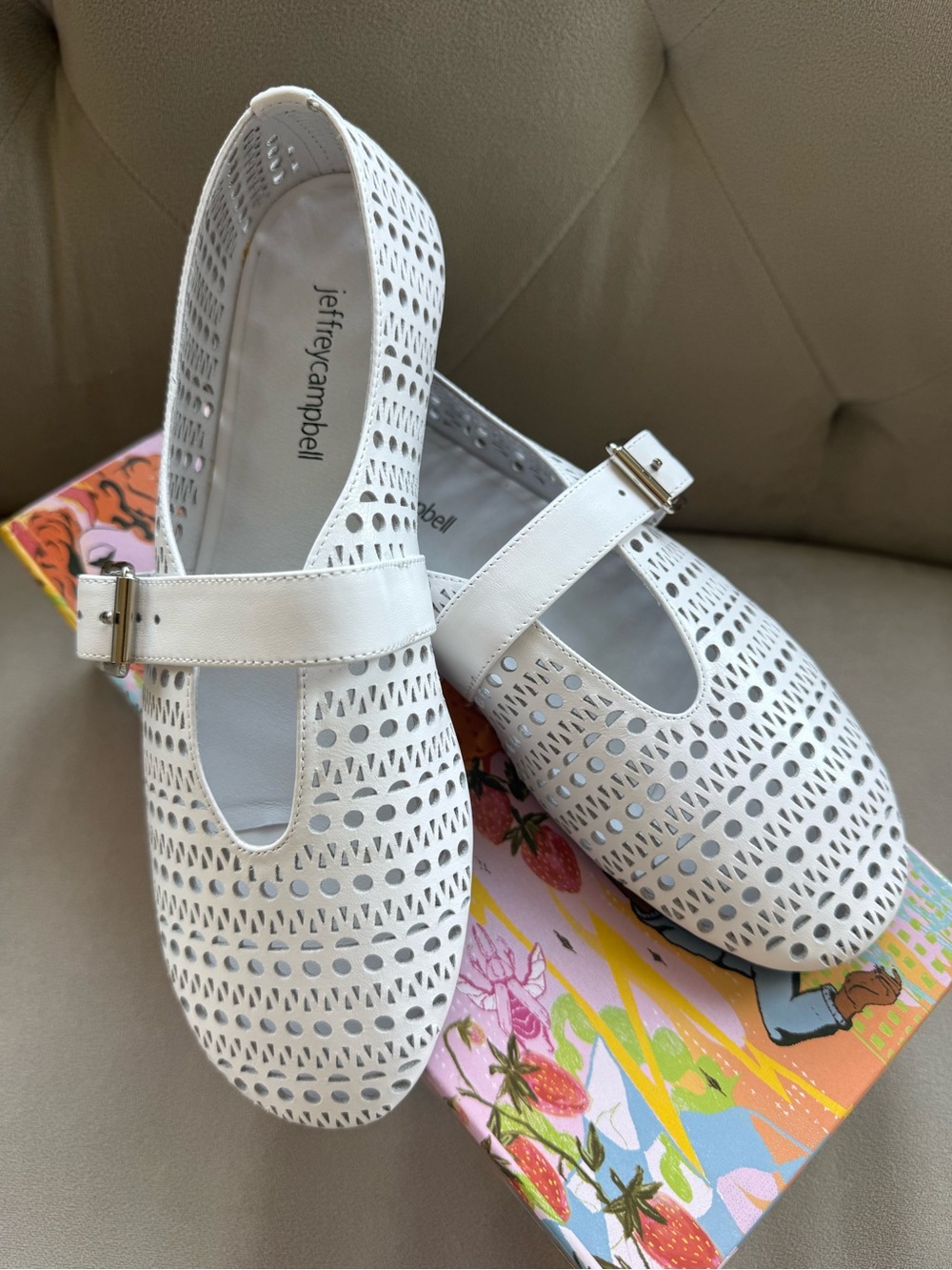 Brand New Jeffrey Campbell Shelly Mary Jane Flats US8/39